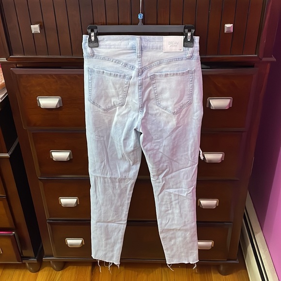 Light Wash High Rise Jeans - Picture 2 of 3